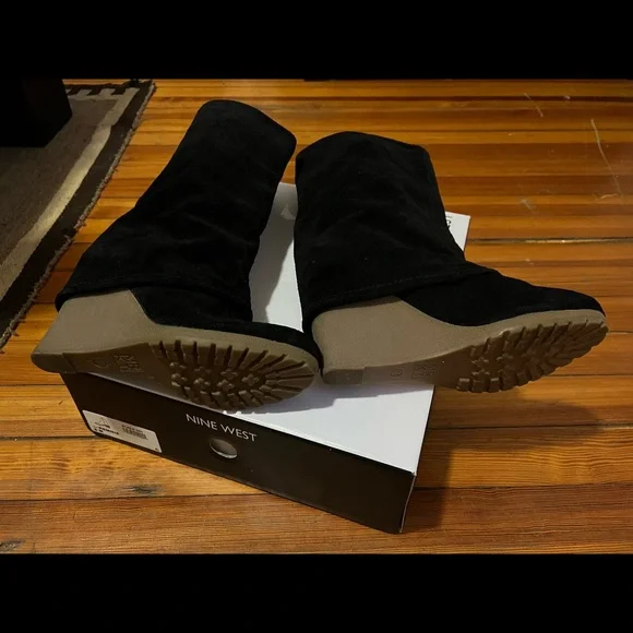 Gently worn MRKT Womens suede boots with rubber wedge heel. - Picture 2 of 3